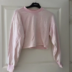 Tröja - Långärmad tröja i urtvättad färg från början 