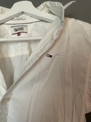 Tommy hilfiger skjorta - Skjorta från Tommy Hilfiger storlek M i mans storlek. Knappt använd.