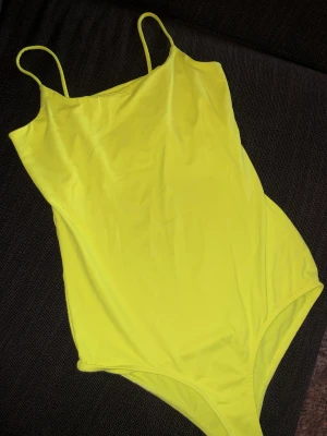 Neon gul body🔆💛 - Skriv om intresserad💛🔆🔱