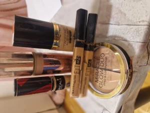 Smink paket endast testad - Då sminket  Var i  Helt fel nyans för min röda hud säljer ja denna paket för 400