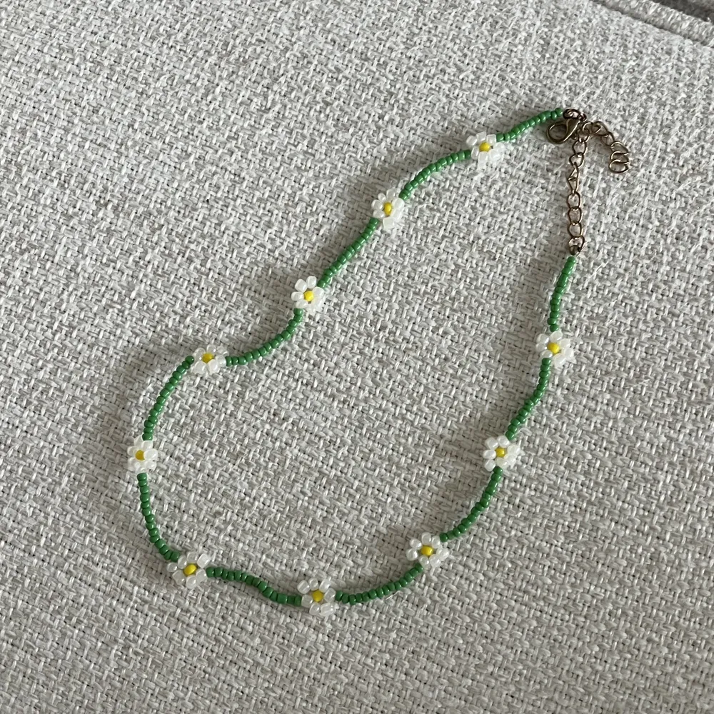 Ett gulligt halsband, endast använt 1 gång 💚. Accessoarer.