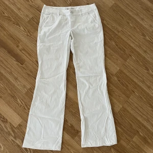 Vintage Esprit chinos - Bootcut vintage lågmidjade chinos från Esprit, storlek 38, väldigt bra skick!