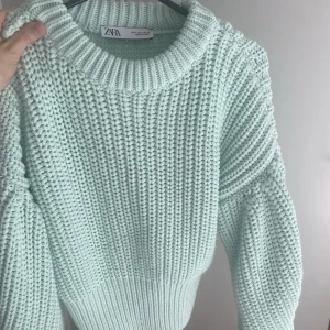 Stickad tröja - Så snygg stickad tröja från Zara, använd ett fåtal gånger 
