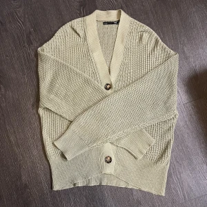 cardigan🫒 - Olivgärgad cardigan med oversized passform!