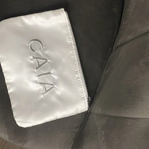 Necessär  - Caia necessär från förra prets julkalender, aldrig använd💕