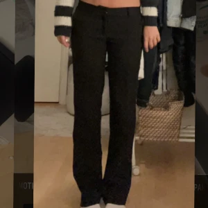 Kostymbyxor Nelly  - Säljer dessa lågmidjade populära kostymbyxor från bikbok! Perfekta till hösten