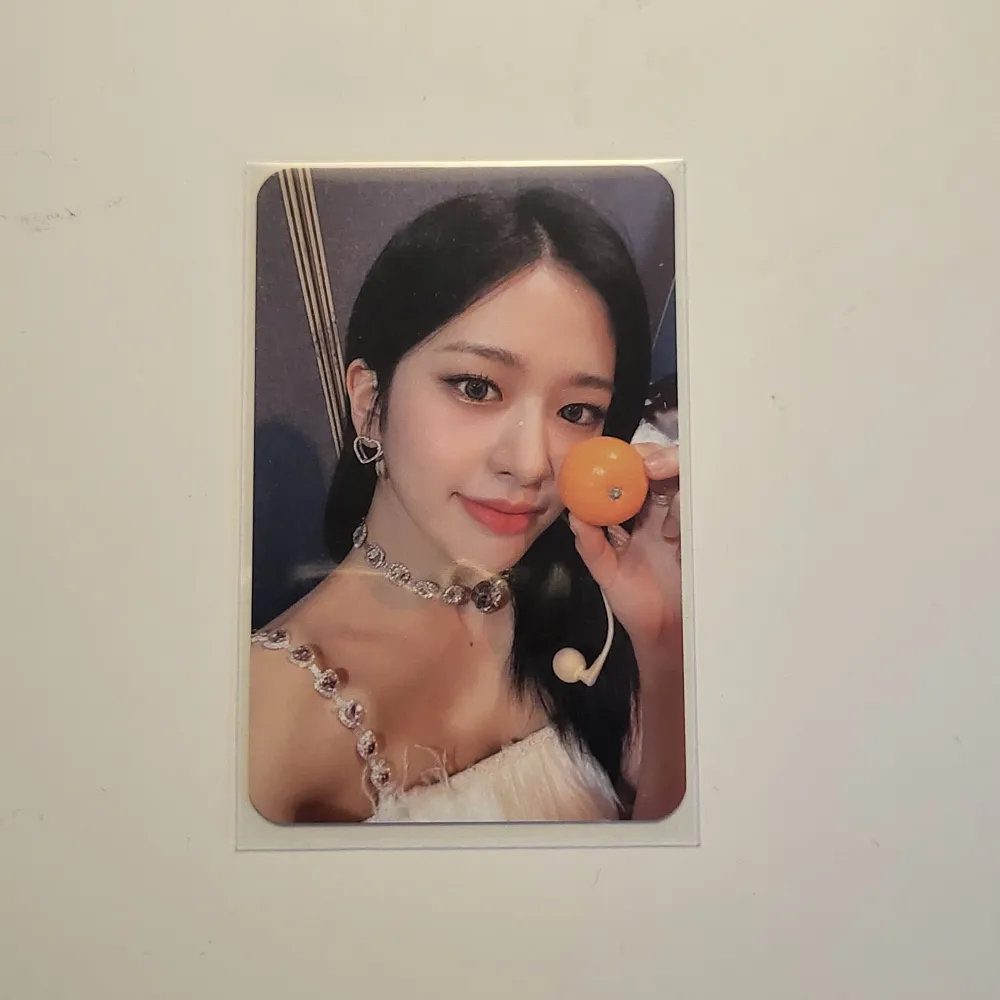 Ive yujin pre order benefit photocard from their love dive album  Proofs on instagram @chaeyouh. Övrigt.