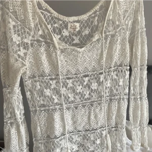 Spets tröja  - Vit spets