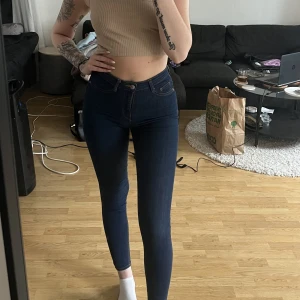 Molly Jeans💙 - Ett par snygga och sköna Molly jeans från GinaTricot🌸