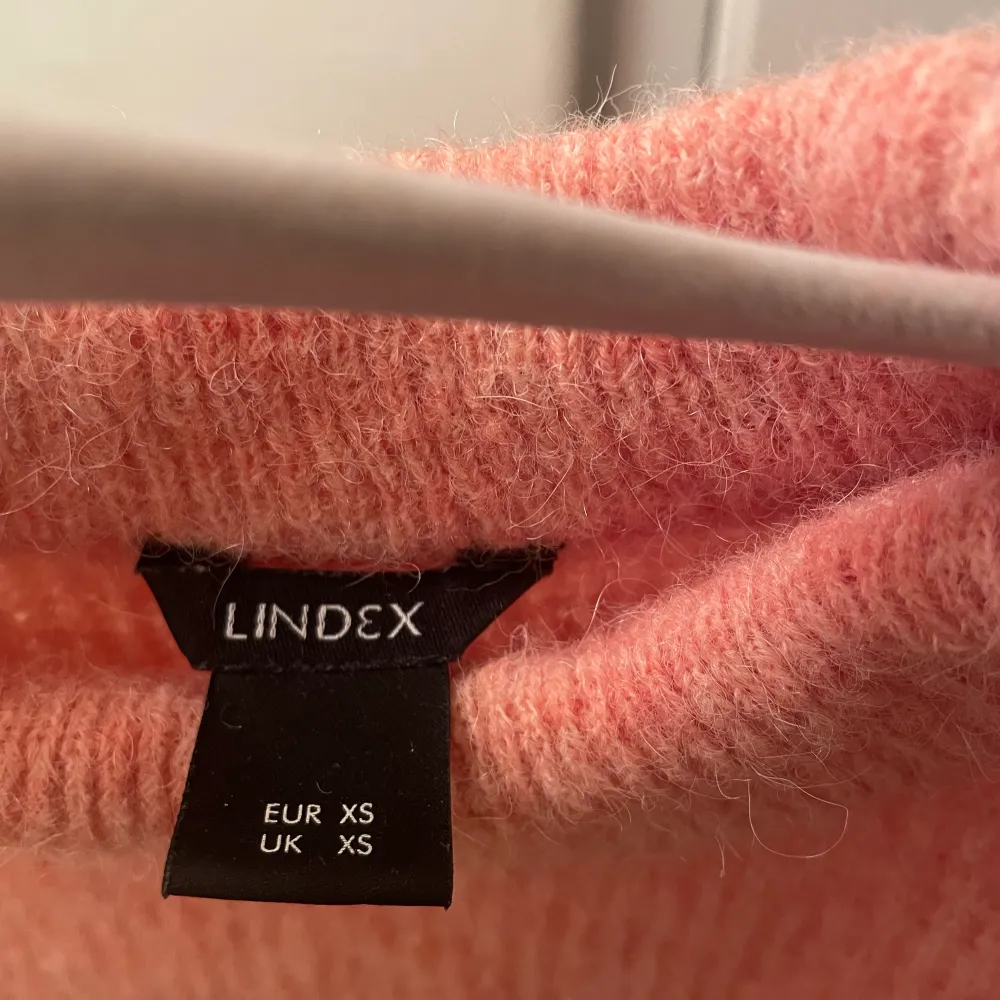 Lindex stickad fin tröja, använd fåtal gånger . Stickat.