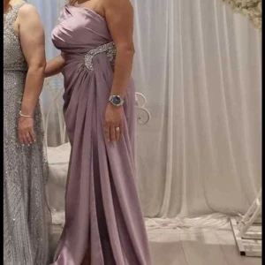 Festklänning  - Storlek 42