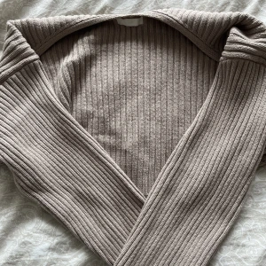 ”Halv tröja” från H&M - Brun/beige 