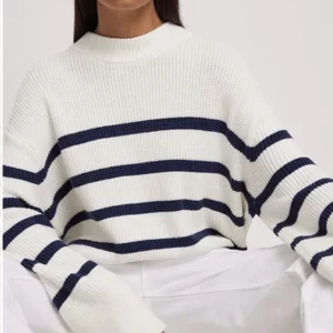 söker  - söker från nakd i 