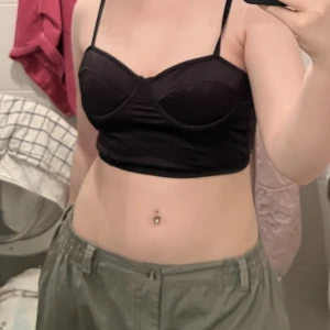 Korsett topp - Mini korsett topp som är så söt men tyvärr för liten för mig :/ köpt här på Plick  Rekommenderar för A/B kupa