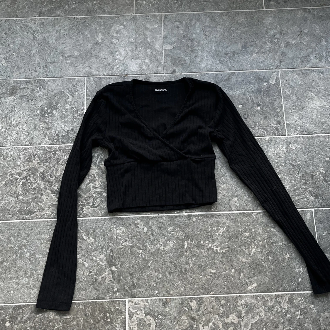 Långärmad svart tröja  - 90