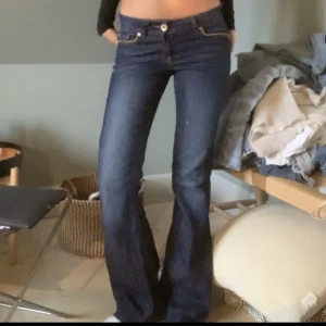 Bootcut jeans - Skit snygga bootcut o lågmidjade jeans 😍köpare står för frakt