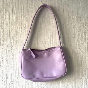Lila väska - Liten handväska 