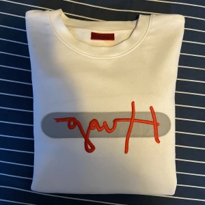 Hugo sweatshirt  - Cond 10/10 Storlek L (passar även M)