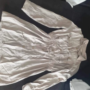 Klänning  - Klänning , storlek 44 , liten i storlek 