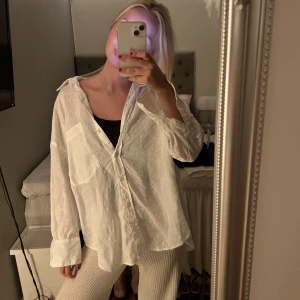 Linne skjorta  - Vit linne skjorta från zara. Storlek S💓💓