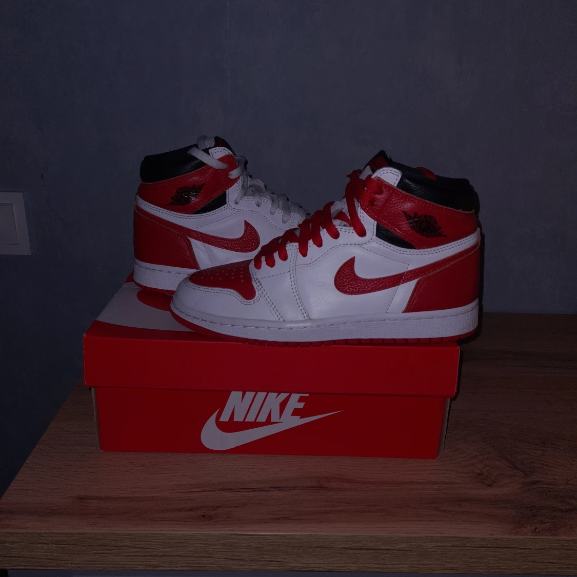 AIR Jordan 1 retro röd vit 