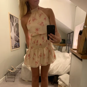 Klänning cider strl s - Säljer denna fina klänning från cider i strl s! Endast använd en gång!