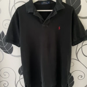 Polo Ralph lauren piké  - Säljer nu min Polo Ralph lauren piké i storlek m i fint skick