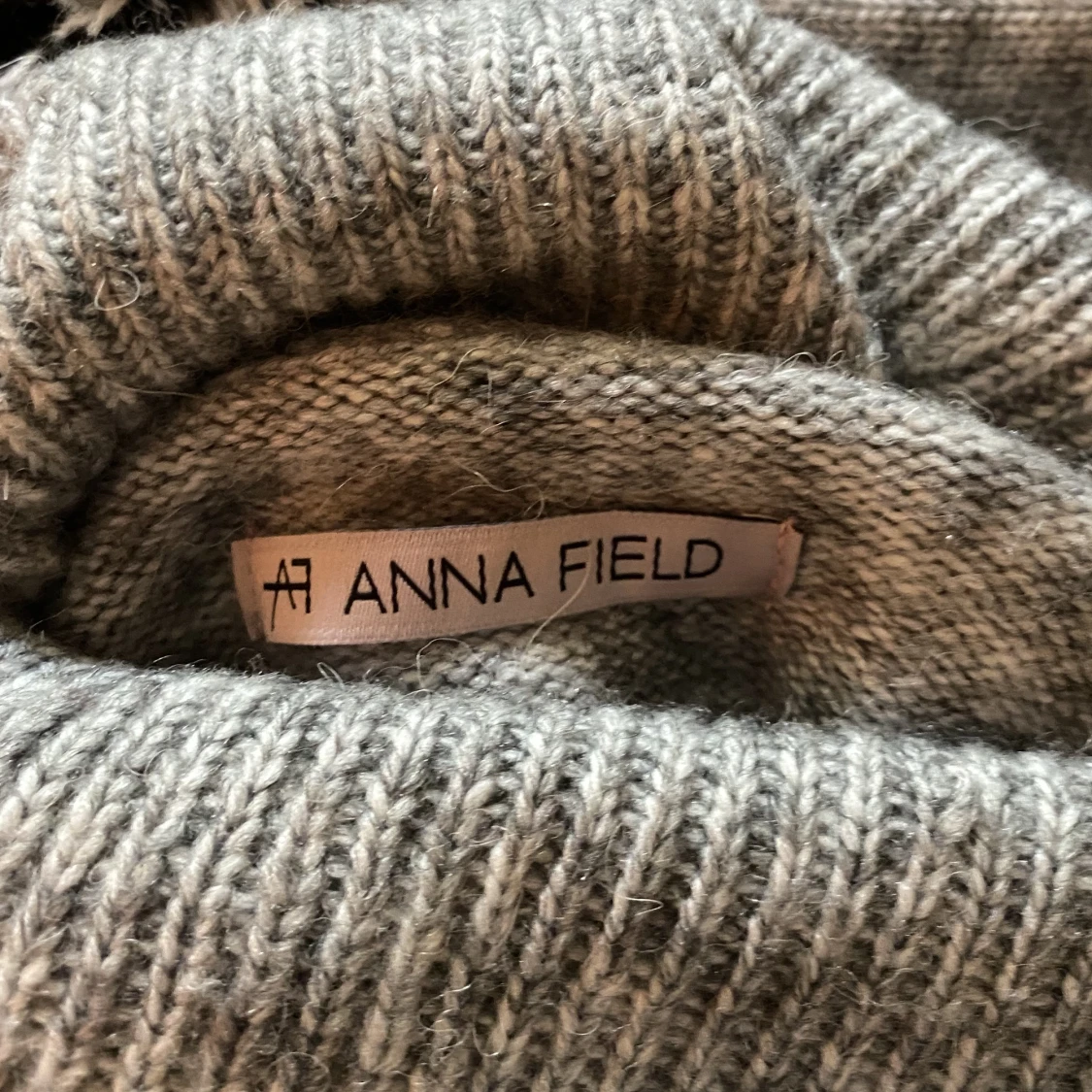 stickad klänning - 91