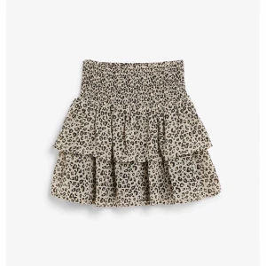 leopardmönstrad volangkjol - leopardmönstrad volangkjol som ej kommer till användning. perfekt till sommaren nu och super söt. inga defekter☺️