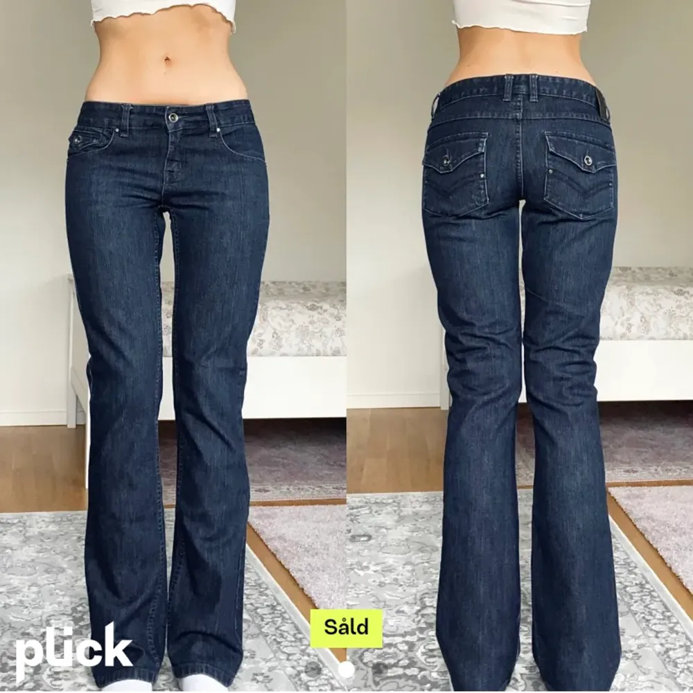 Jeans köpta på Plick men som jag ej tyckte passade mig🤍 midja:82 innerbenet:80, passar mig som är s/36 och 173 cm🤍 Det är i väldigt bra skicka men om du har frågor så är det bara att kontakta🤍 Priset kan diskuteras och frakt ingår ej🤍(obs ej mina bilder) . Jeans & Byxor.