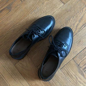 Loafers  - Loafers endast använda några få gånger. Strl 38. Köp direkt för 100kr i appen