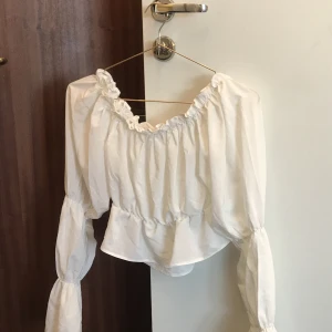 Topp - Topp från Nelly, endast använd 1 gång pga fel strl.