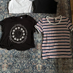 Toppar - Båda för 30kr. Separat 20kr. Kontakta för fler detaljer👕💛Toppenskick✅