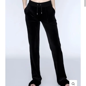 Juicy Couture - De har inga defekter men de är i använt skick💕💕