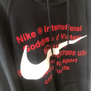 Svart Nike hoodie Storlek S Hyfsat skick