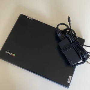 Dator - Säljer min dator då jag inte längre använder den efter att ha fått en ny. Den är i fint skick och laddare ingår, skriv för mer bilder/info💕