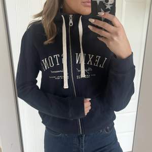 En jätte snygg helt oanvänd lexington hoodie, hör av er om ni är intresserade💖💗