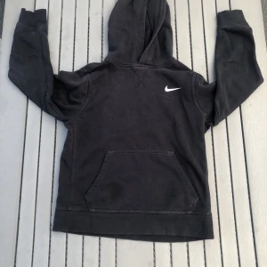 Nike hoodie - Den är i bra skick 