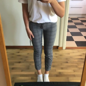 Brandy Melville byxor - Jätte snygga byxor från Brandy Melville som har blivit försmå