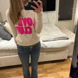 Fromfuture tröja🩷 - Världens skönaste och snyggaste Kashmir tröja från fromfuture. Använd ett väldigt fåtal gånger