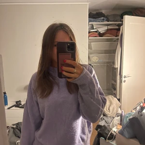 Stickad tröja - Stickad tröja från Gina, använd 1 gång så ett väldigt bra skick. Skriv för fler bilder💗