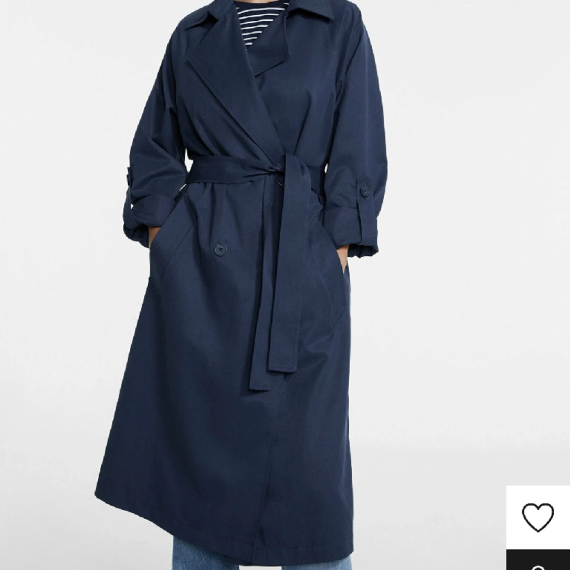 Marinblå trenchcoat