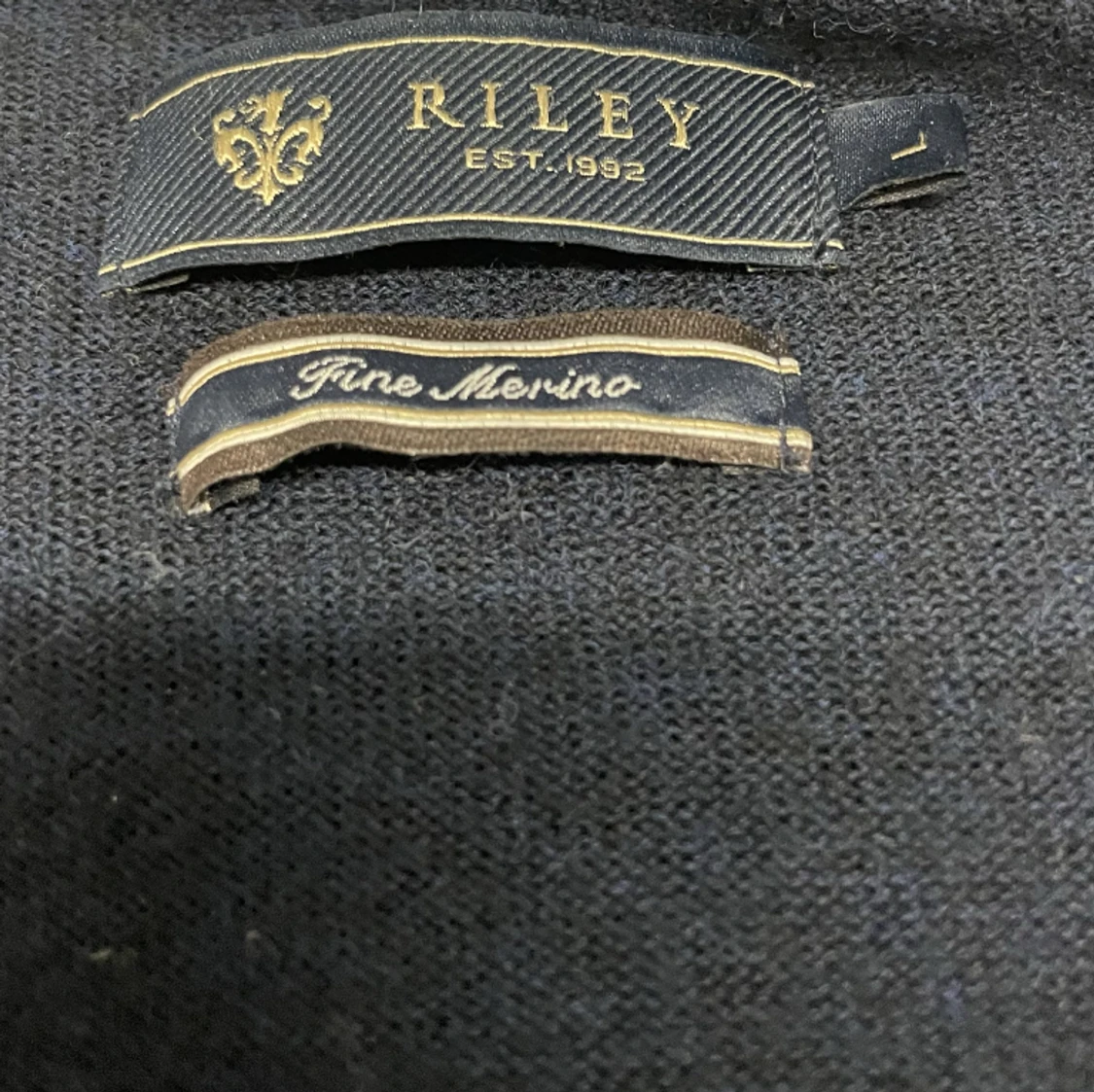 Mörkblå Riley tröja  - 90