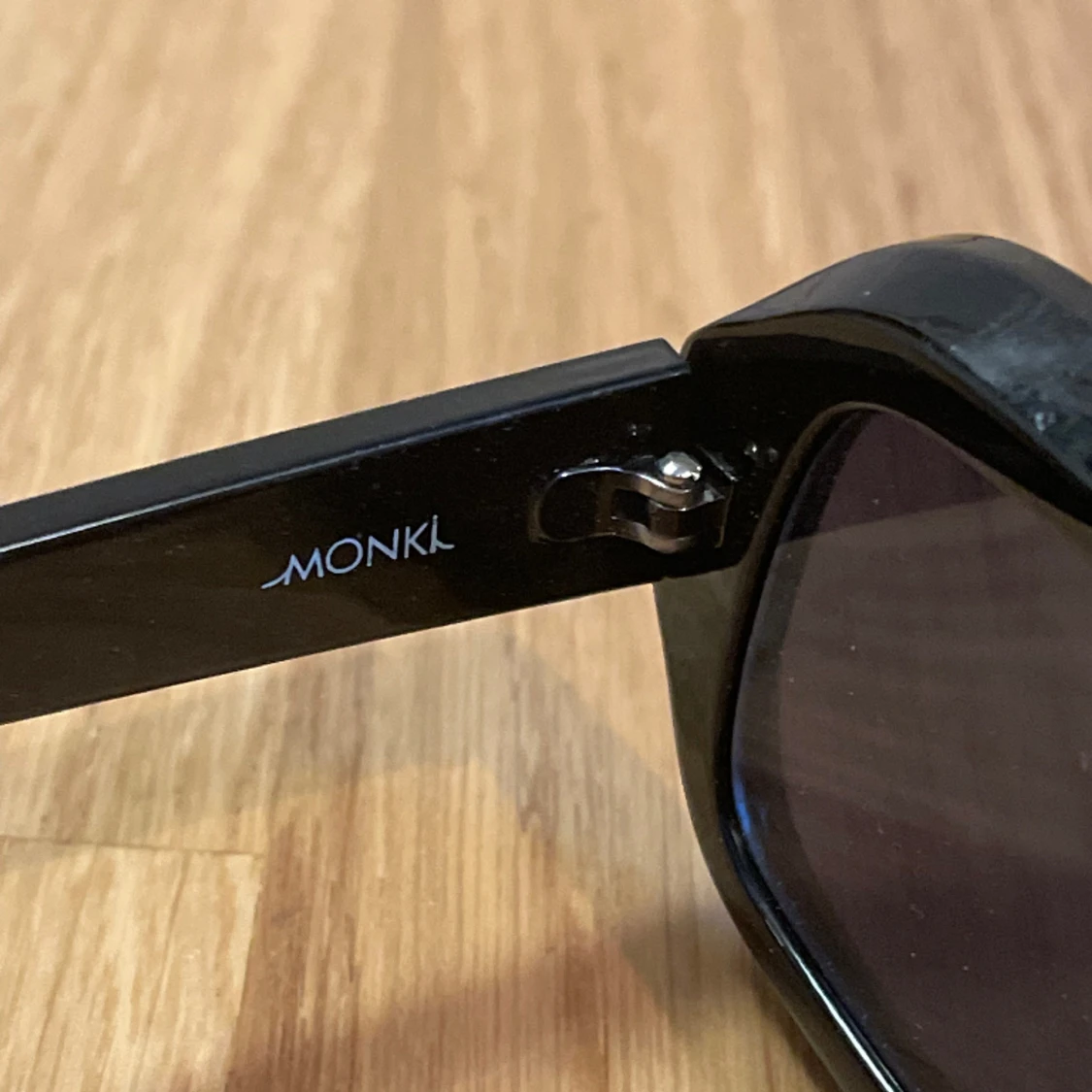 Monki solglasögon  - 90