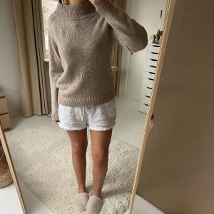 Tröja  - Så snygg tröja från Filippa K, säljer då den inte kommer till användning längre ❤️