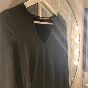 Tröja  - Säljer en tröja från bikbok som är i storlek M men passar även S. Säljer pga av att jag inte använder längre. 🥰