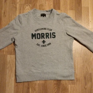Morris Sweatshirt - Storlek M, skick 9/10 nästan som ny. 