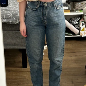 Jeans från gina - jeans från gina tricot i storlek 36, använda några gånger.