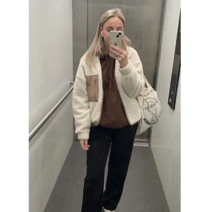 Teddyjacka - Mysig teddyjacka från Cubus, i ett gott skick. 