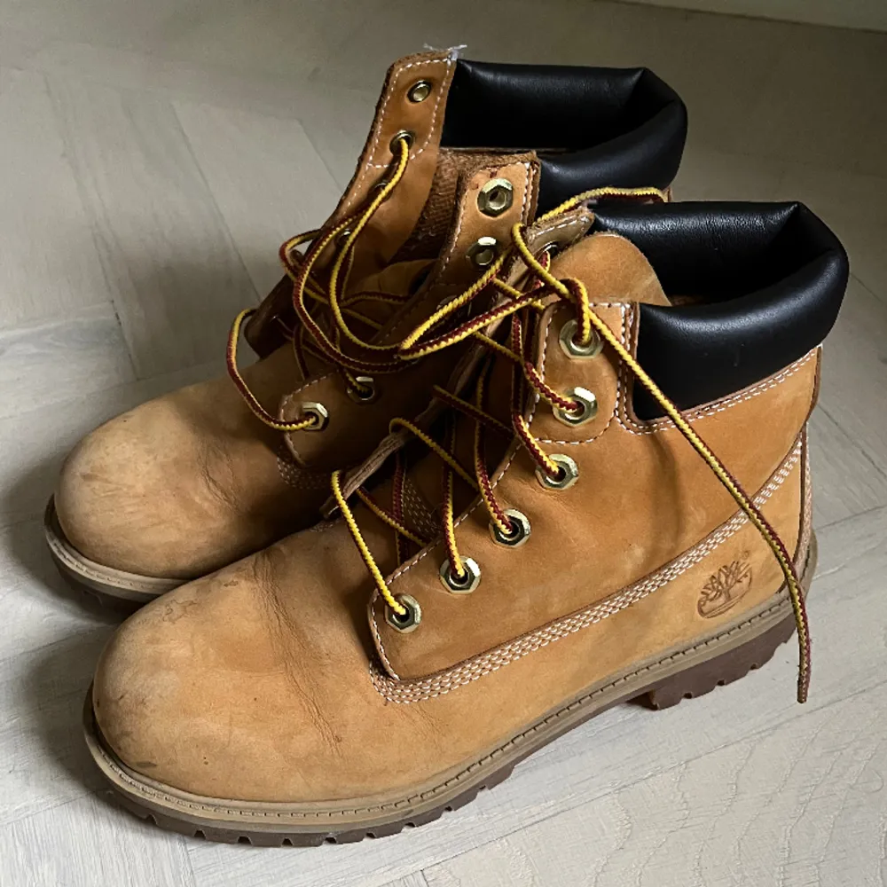 Hej! Säljer ett par timberlands, storlek 36.. Skor.